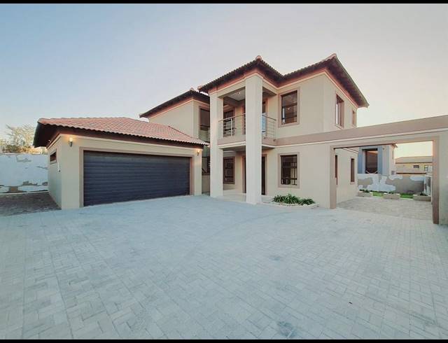 4 BEDROOM FREEHOLD SOLD IN CRESCENT WOOD COUNTRY ESTATE
